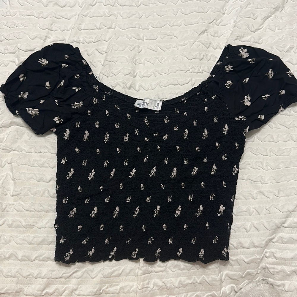 Black floral cropped blouse